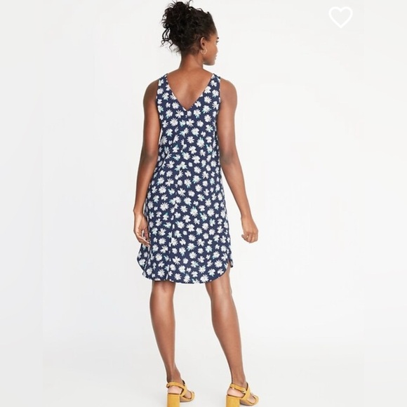NWT Old Navy Floral Print V Neck Shift Dress Size Medium Tall - Picture 10 of 10
